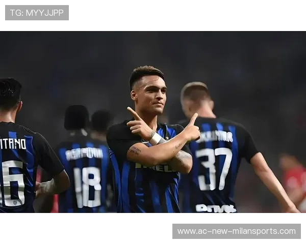 劳塔罗插入禁区连续变向，让国际米兰前场极具爆破能力